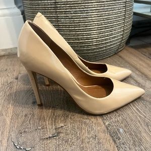 Steve Madden Nude Leather Pumps